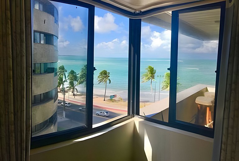 BEIRA MAR com vista incrível e conforto exclusivo